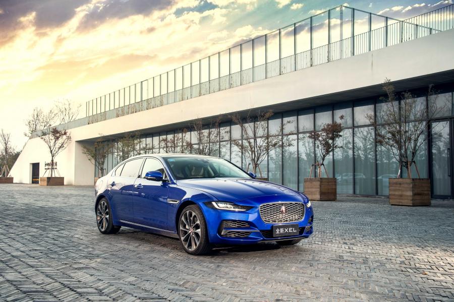  Jaguar XE L P200 S 2019 года  (CN) (фото 1 из 32)